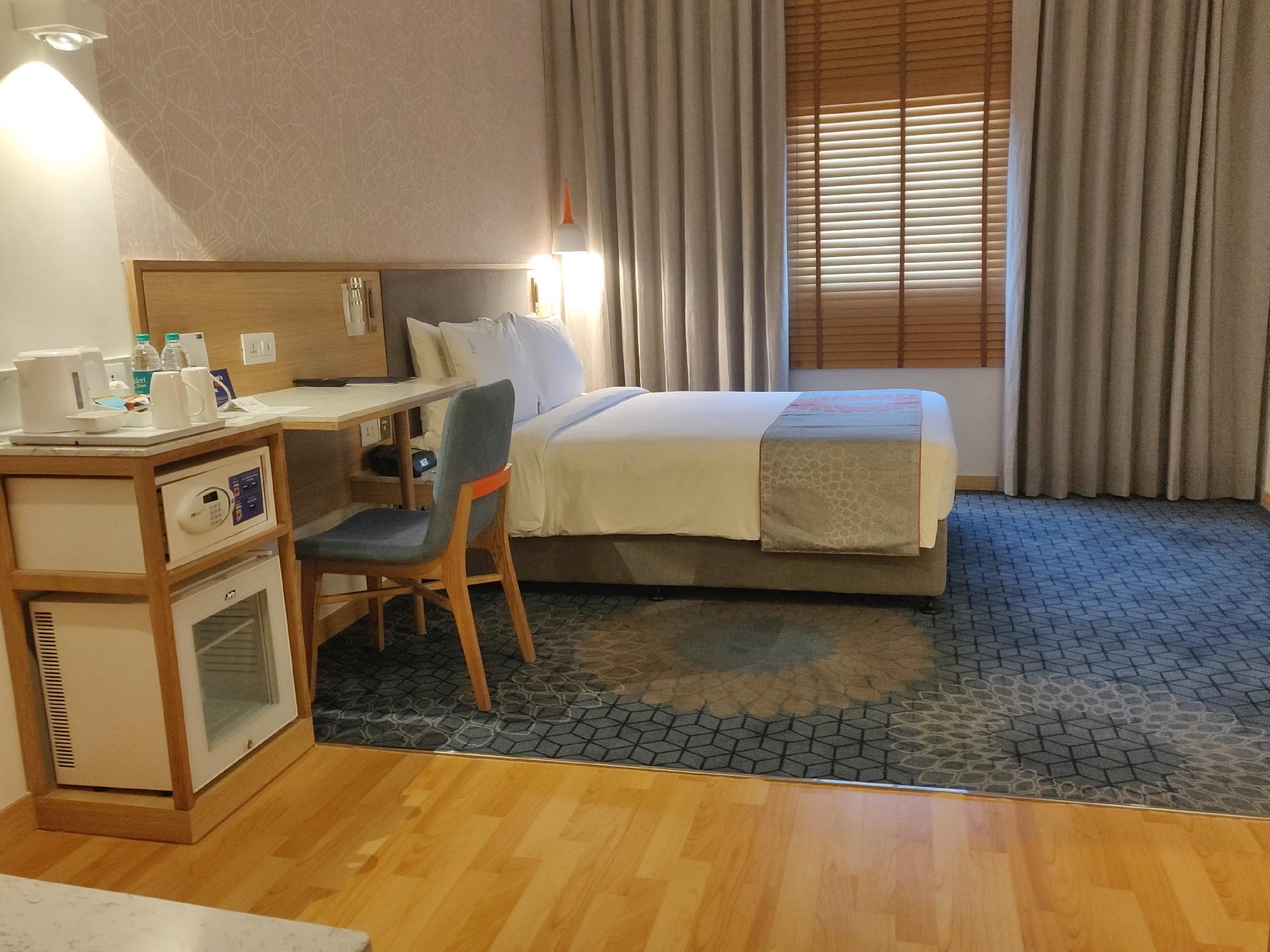 Holiday Inn Express Ahmedabad Prahlad Nagar By Ihg Екстер'єр фото